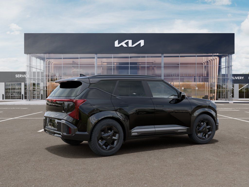 New 2027 Black Kia X-Line S image 6