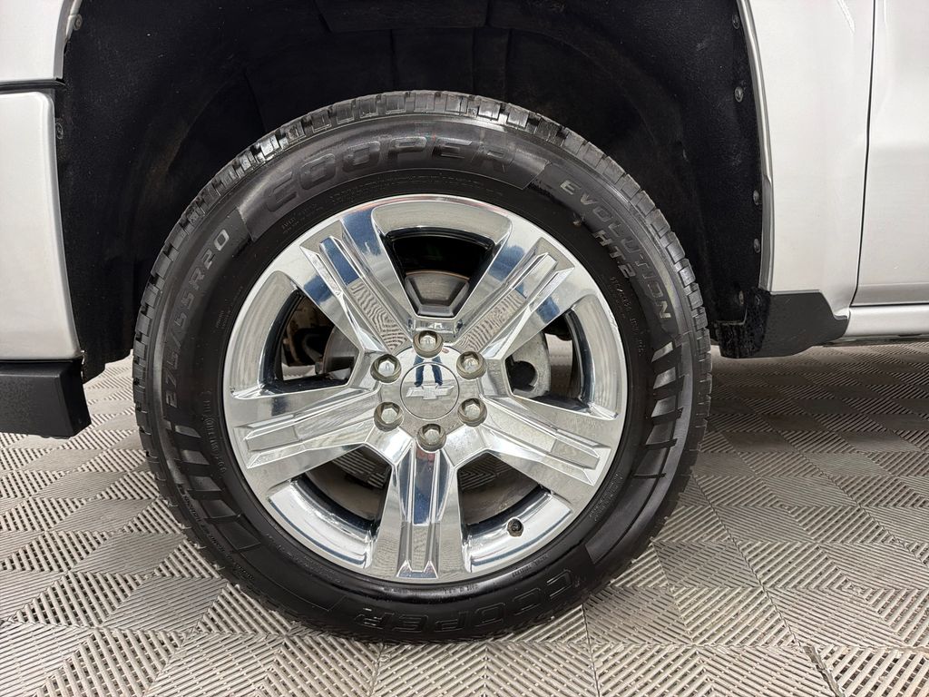 Used 2018 Silver Chevrolet Custom image 10
