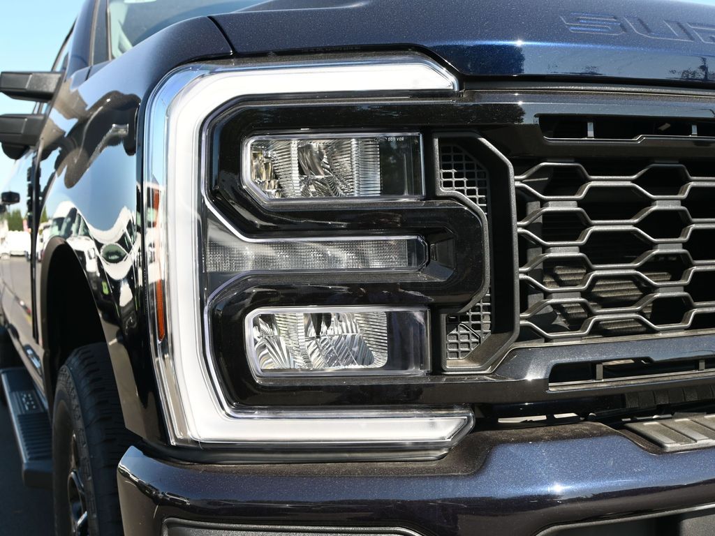 2025 Ford F-350 Super Duty Lariat