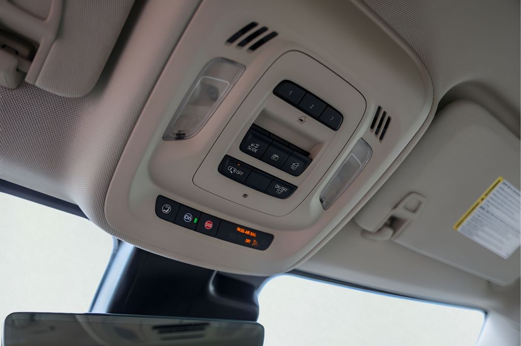 Used Car 2023 Buick Envision  Avenir For Sale Under $35,000 In Austin, Texas