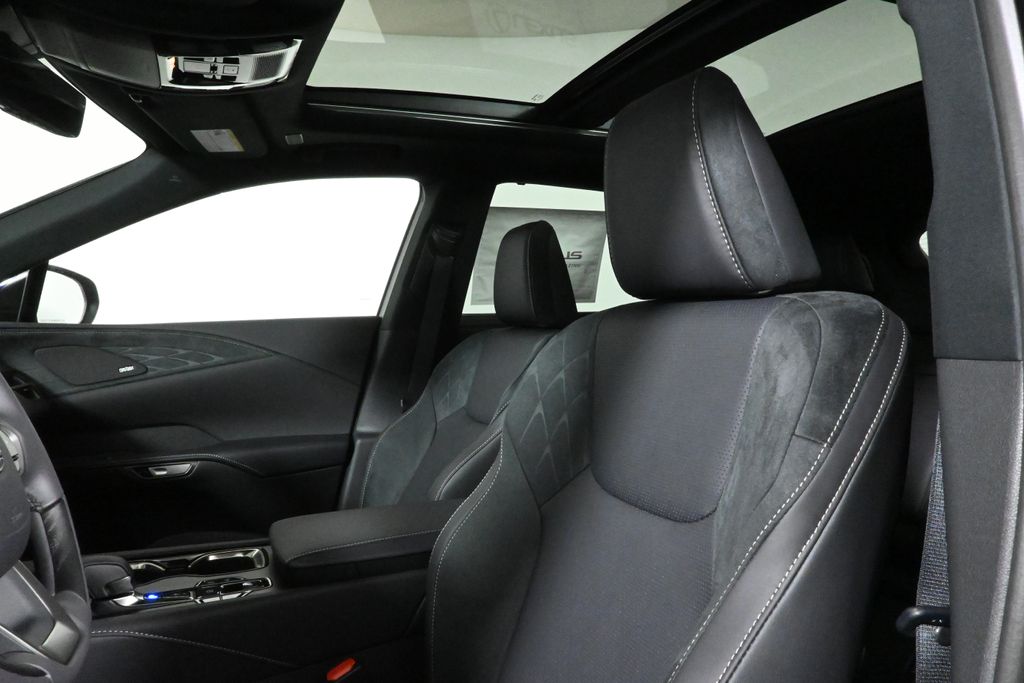Thumbnail: 2025 Lexus RX - 16