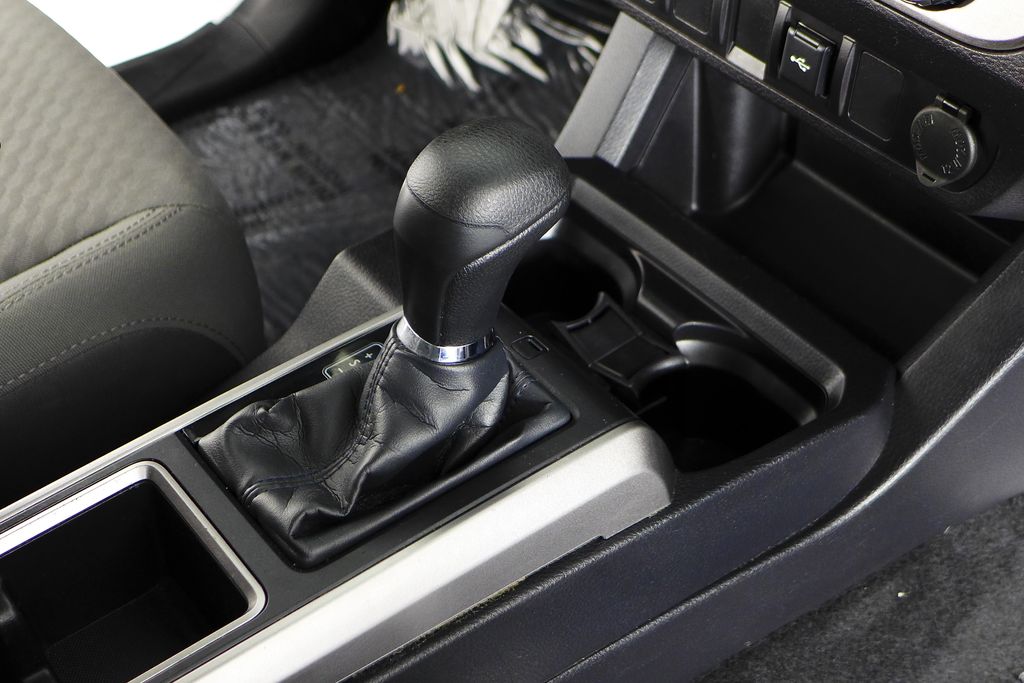 2021 Toyota Tacoma SR5 15