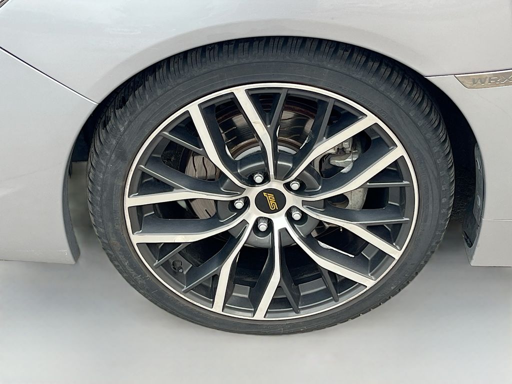 Used 2018 Silver Subaru Premium image 31