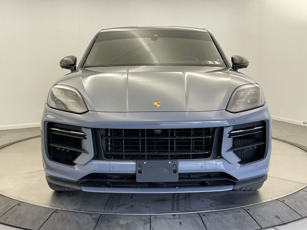 2024 Porsche Cayenne Coupe Turbo GT - 9