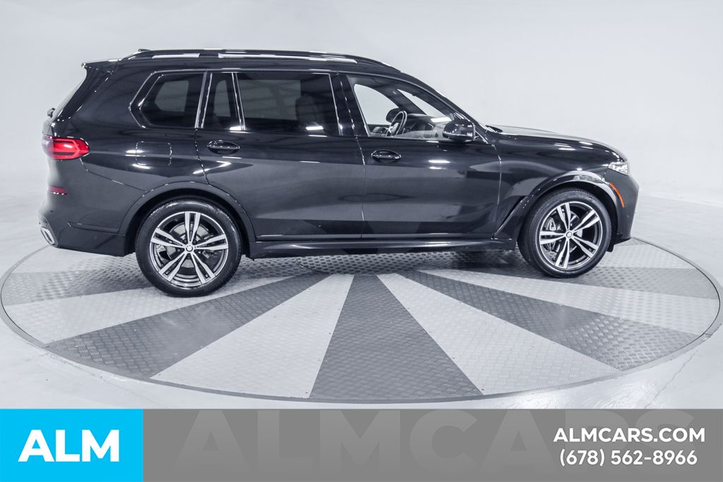 Used 2022 Black BMW xDrive40i image 11