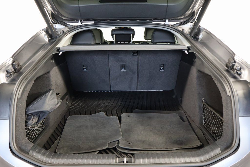 Thumbnail: 2025 Audi e-tron S - 14