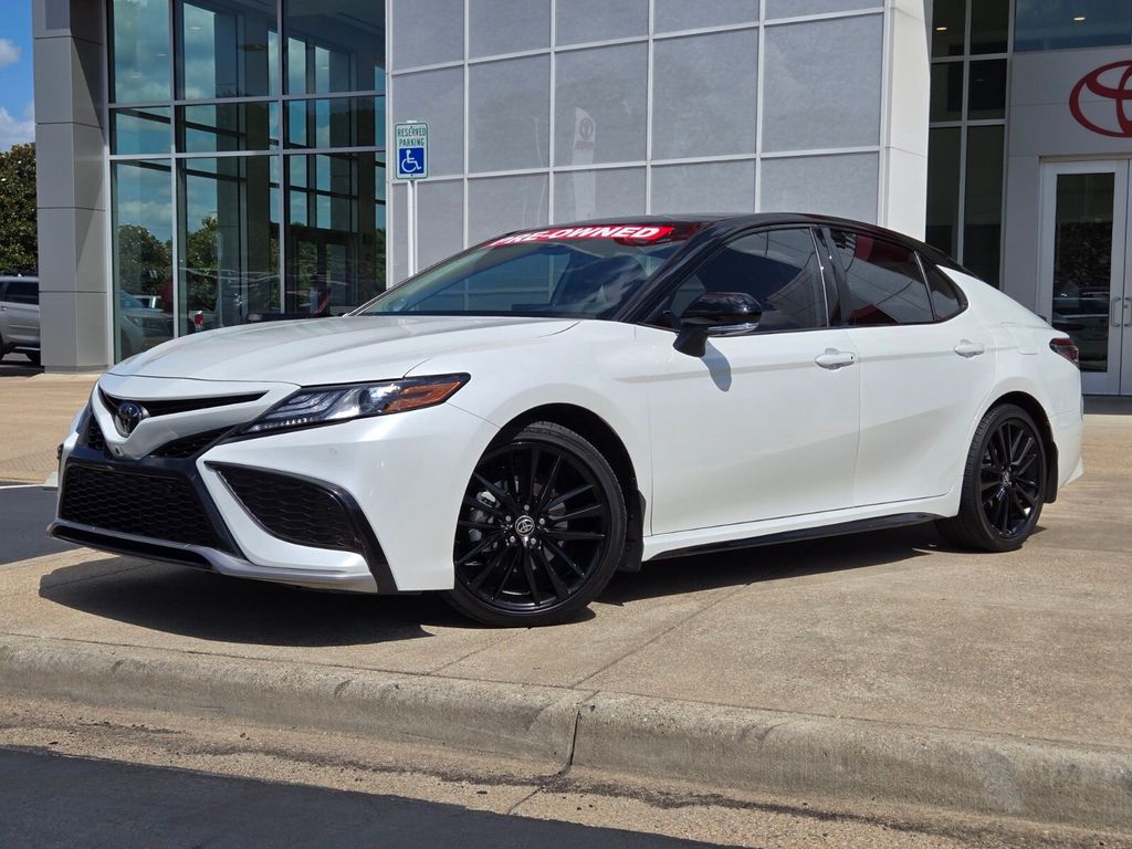 Midnight Black Metallic 2022 Toyota Camry Sedan Front-Wheel Drive 8-Speed Automatic