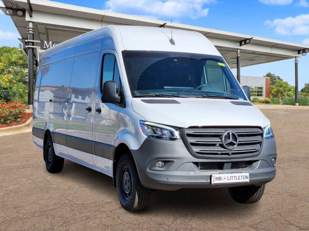 2024 Mercedes-Benz Sprinter 2500 Cargo 170 WB 2