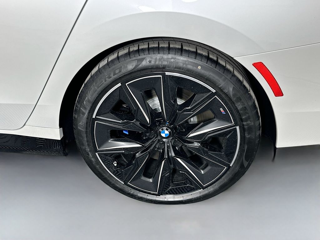 Thumbnail: 2025 BMW 7 Series - 23