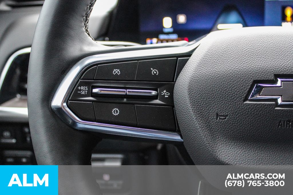 Used 2025 Black Chevrolet Z71 image 29