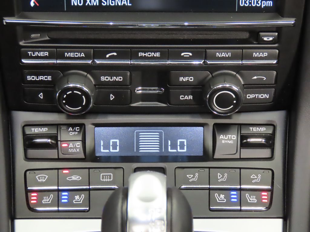 Thumbnail: 2016 Porsche 911 - 25