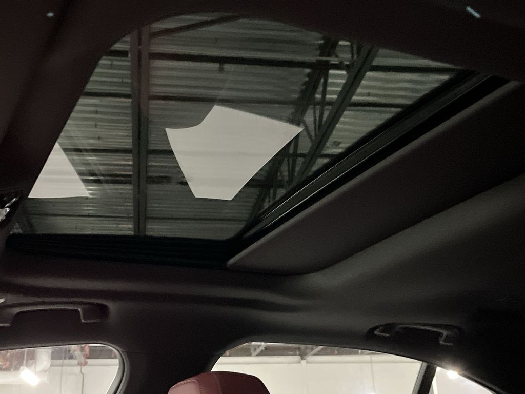 Thumbnail: 2025 BMW 5 Series - 22