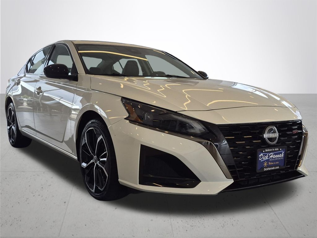 2025 Nissan Altima 2.5 SR