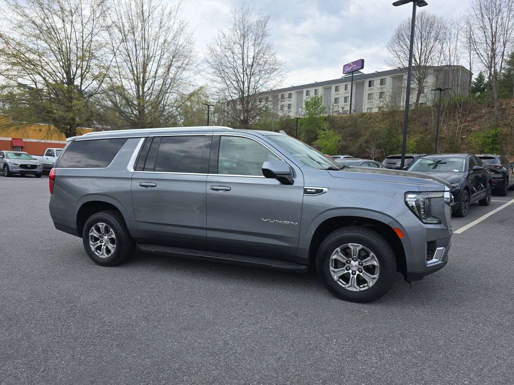 Gray (Satin Steel Metallic) 2022 GMC Yukon XL SLE 4WD SUV / Crossover Four-Wheel Drive