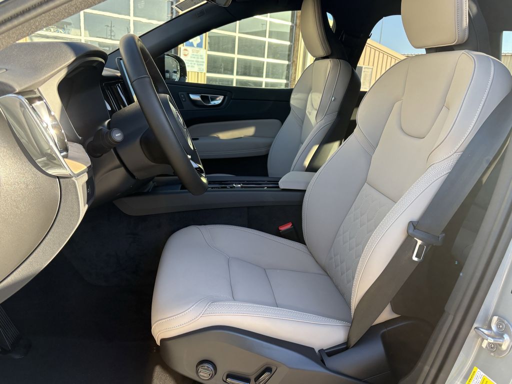 New 2026 Vapour Gray Volvo B5 Plus image 12