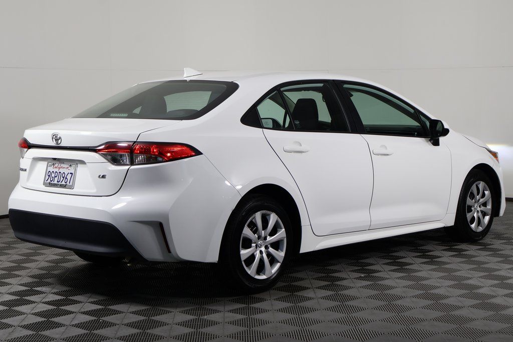 Thumbnail: 2023 Toyota Corolla - 4