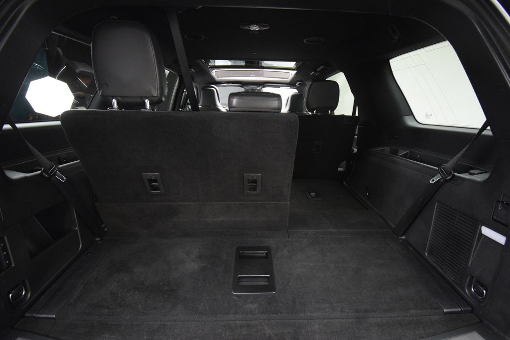 used 2022 Lincoln Navigator car, priced at $37,000