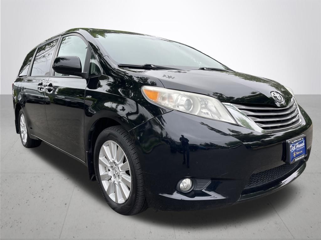 2017 Toyota Sienna XLE