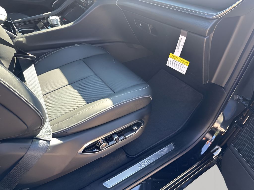 New Car 2025 Jeep Grand Cherokee L  Overland For Sale Under $60,000 In Austin, Texas