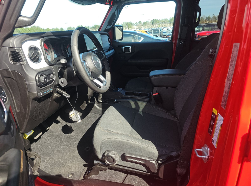 View vehicle photo 4