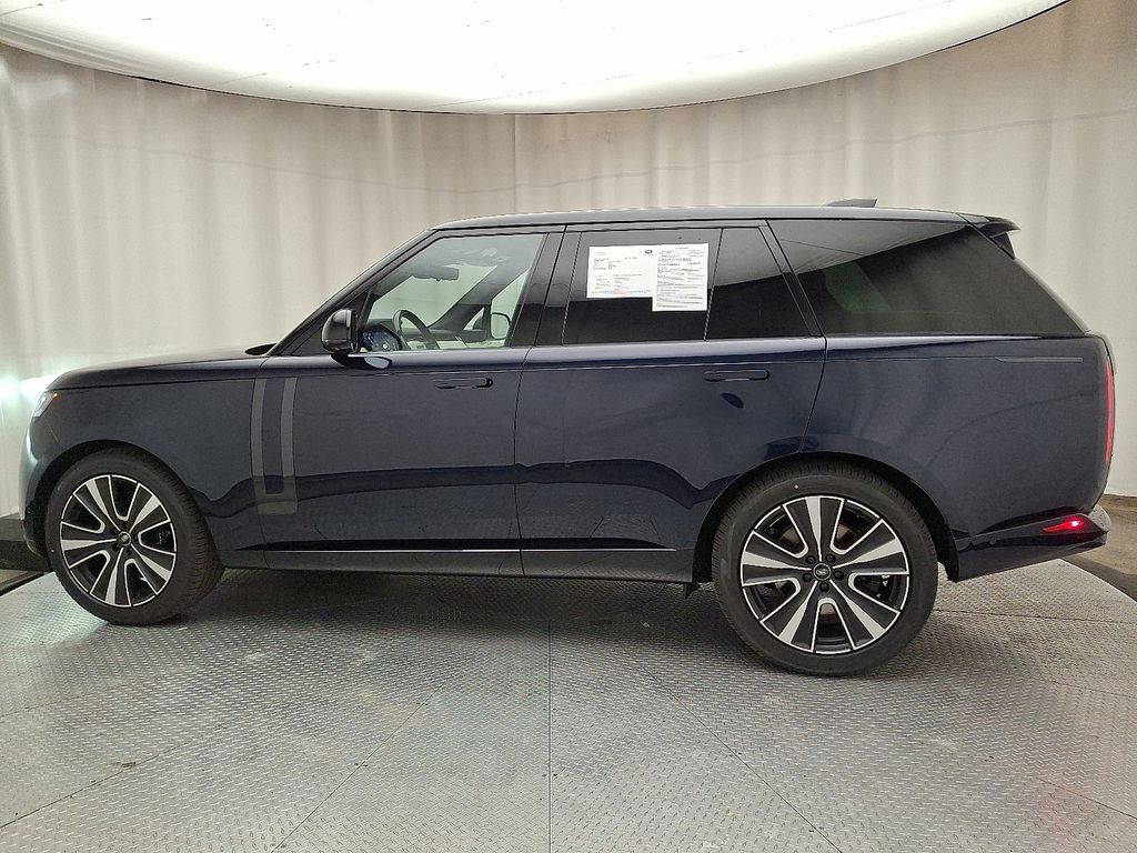 2023 Land Rover Range Rover SE 7