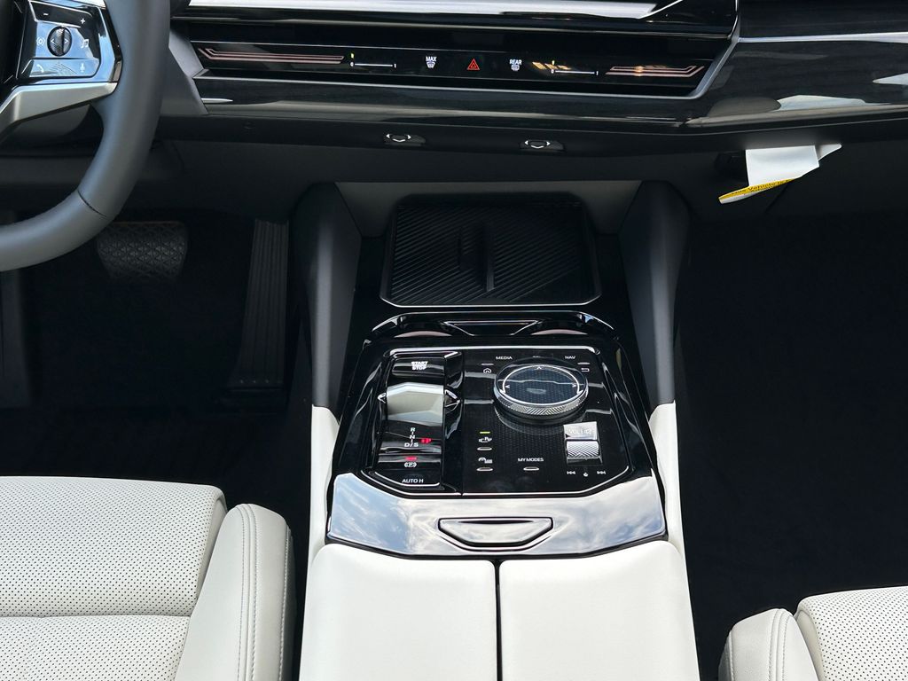 Thumbnail: 2026 BMW 5 Series - 27