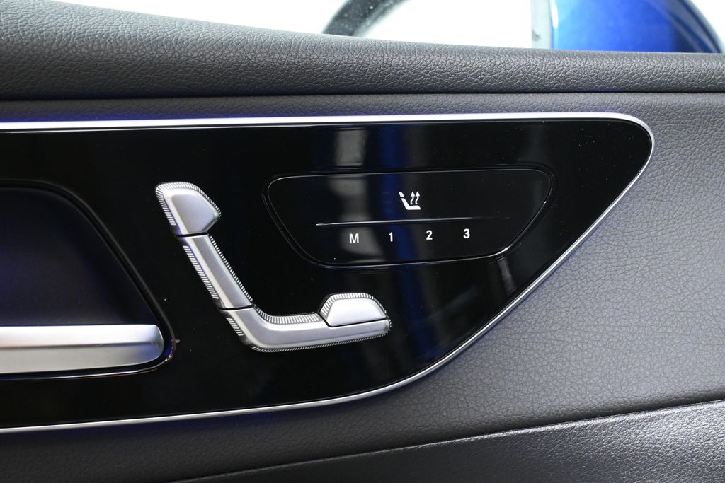 Thumbnail: 2025 Mercedes-Benz GLC - 22