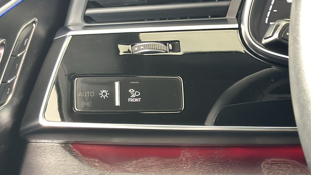 Thumbnail: 2023 Audi Q8 - 20