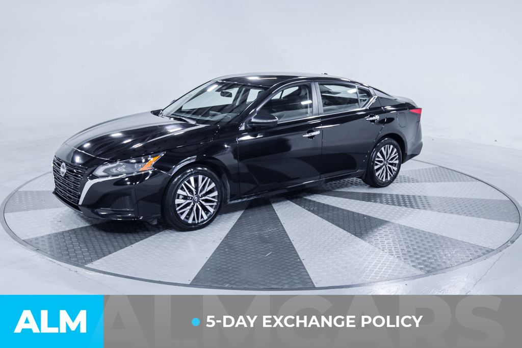 Used 2025 Black Nissan 2.5 SV image 3