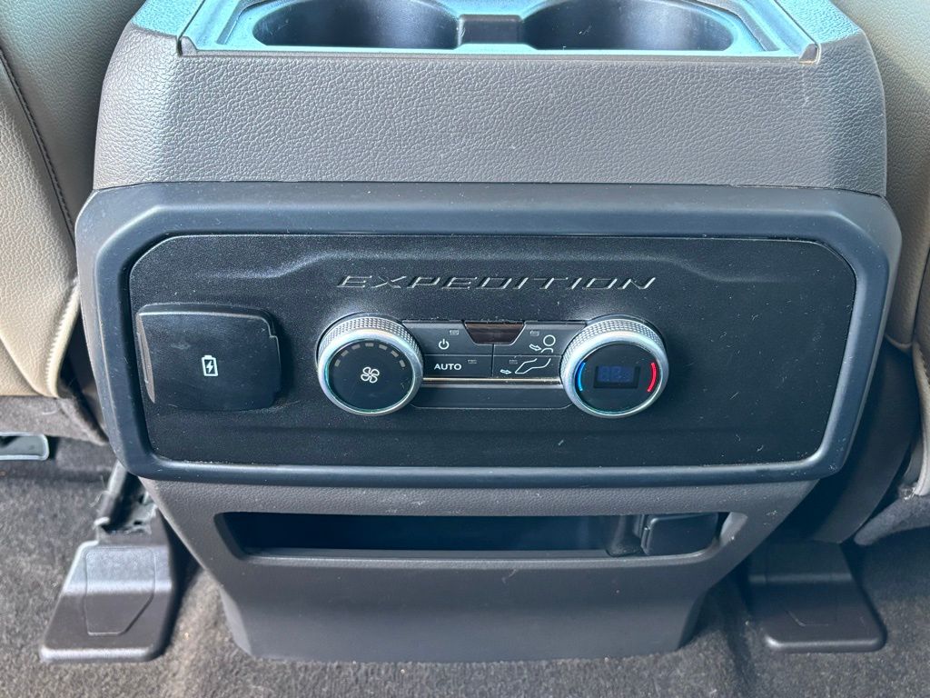 2021 Ford Expedition Max XLT photo