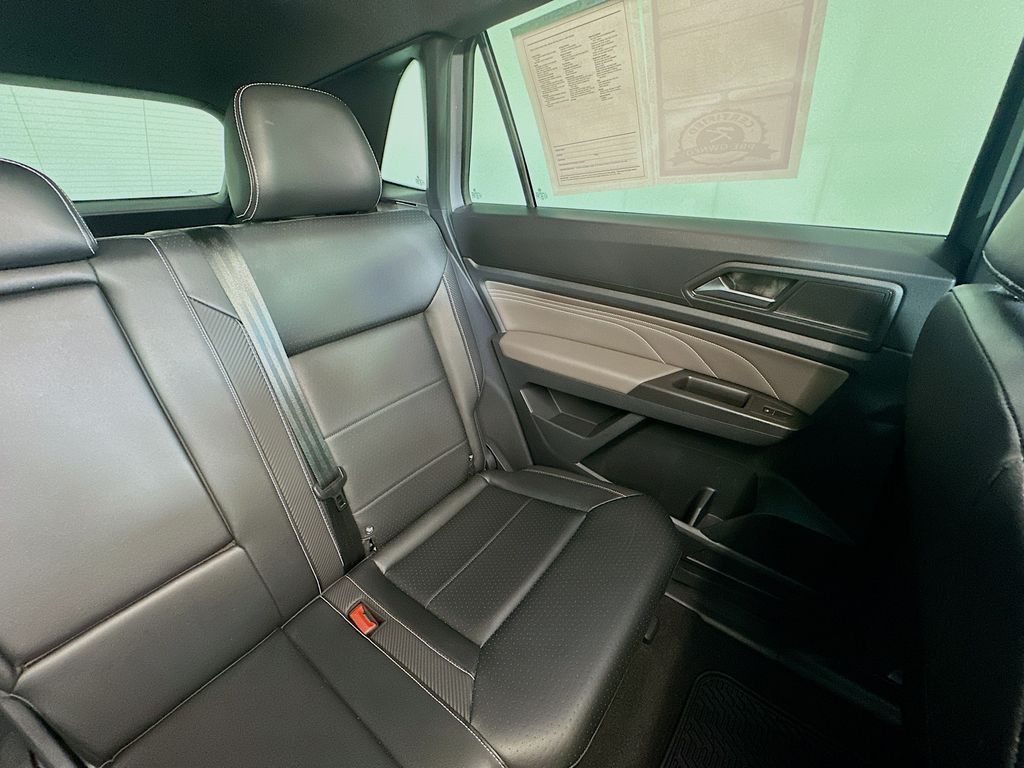 Used 2022 Gray Volkswagen 3.6L V6 SEL R-Line image 14