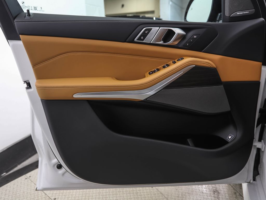 Thumbnail: 2026 BMW X5 - 9