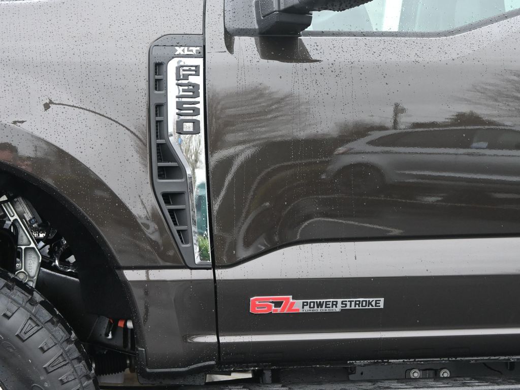 2025 Ford F-350 Super Duty XLT