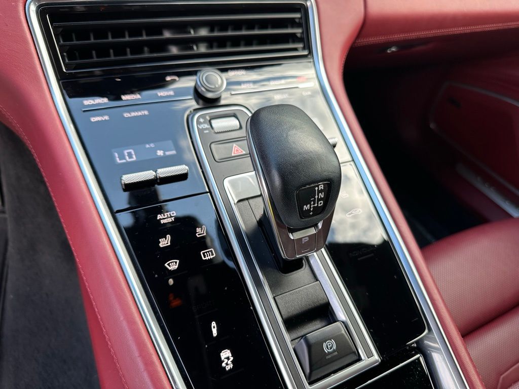 2017 Porsche Panamera Turbo 28