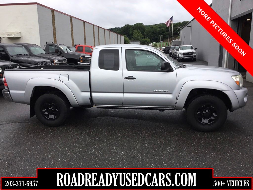 Silver Streak Mica 2011 Toyota Tacoma Pickup Truck Four-Wheel Drive 6-Speed Manual Overdrive