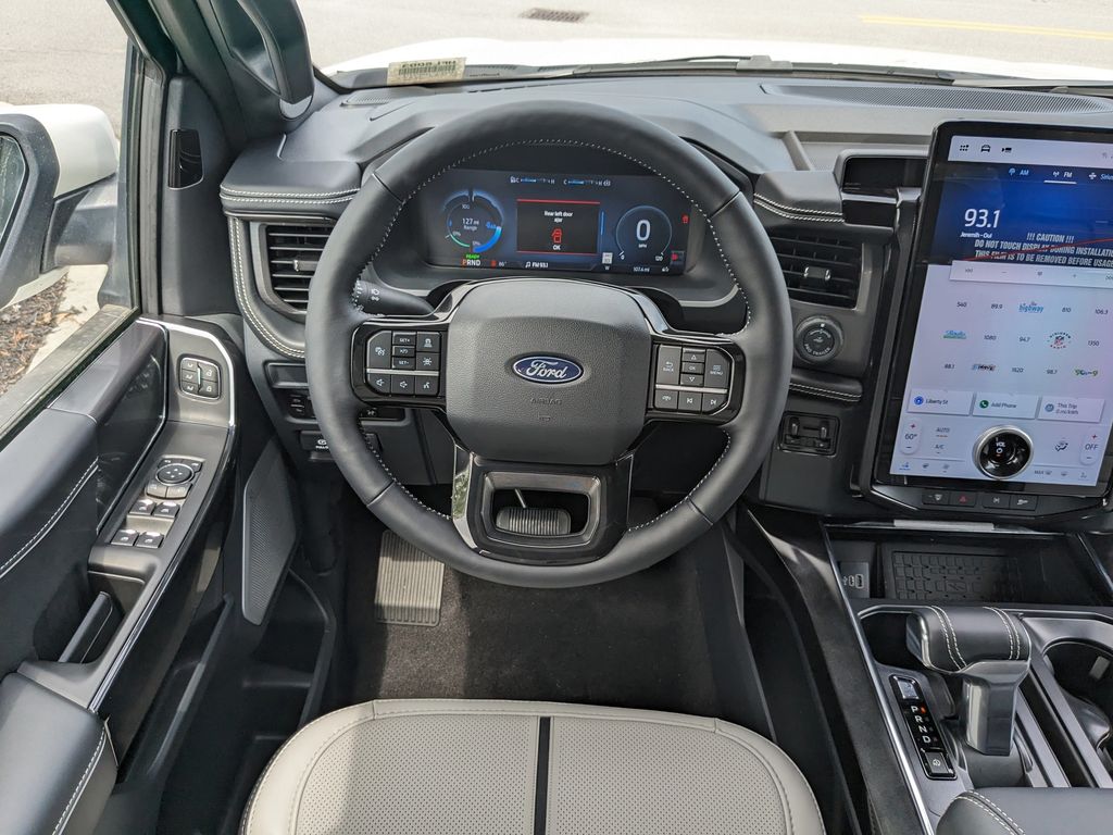 2025 Ford F-150 Lightning Platinum