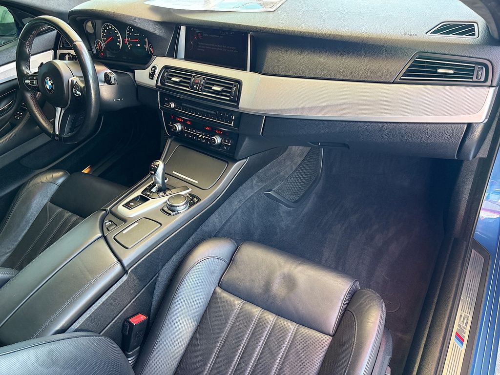 Thumbnail: 2016 BMW M5 - 17