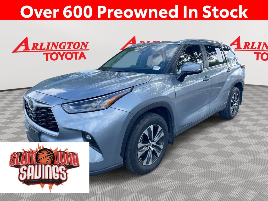 Moon Dust 2024 Toyota Highlander XLE FWD SUV / Crossover Front-Wheel Drive 8-Speed Automatic