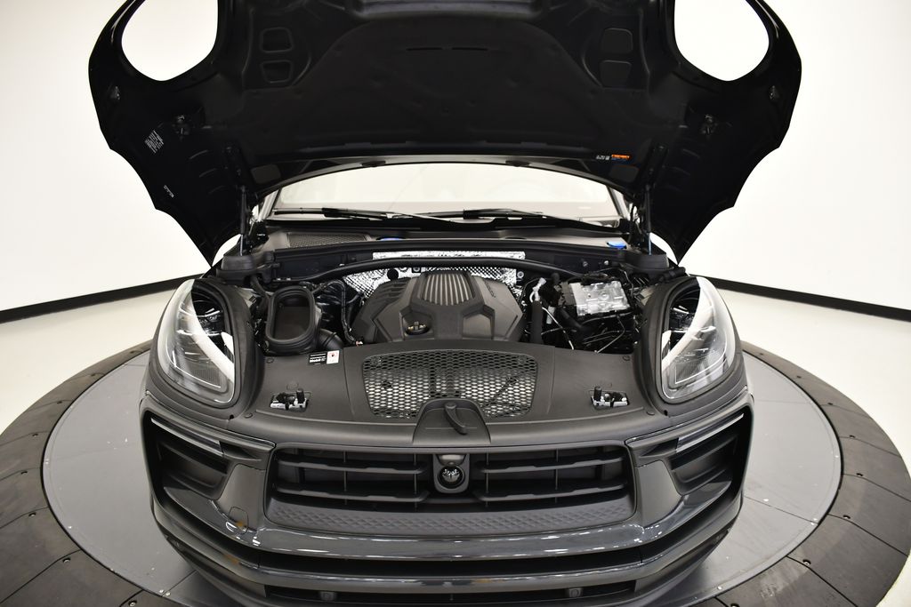 Thumbnail: 2025 Porsche Macan - 13