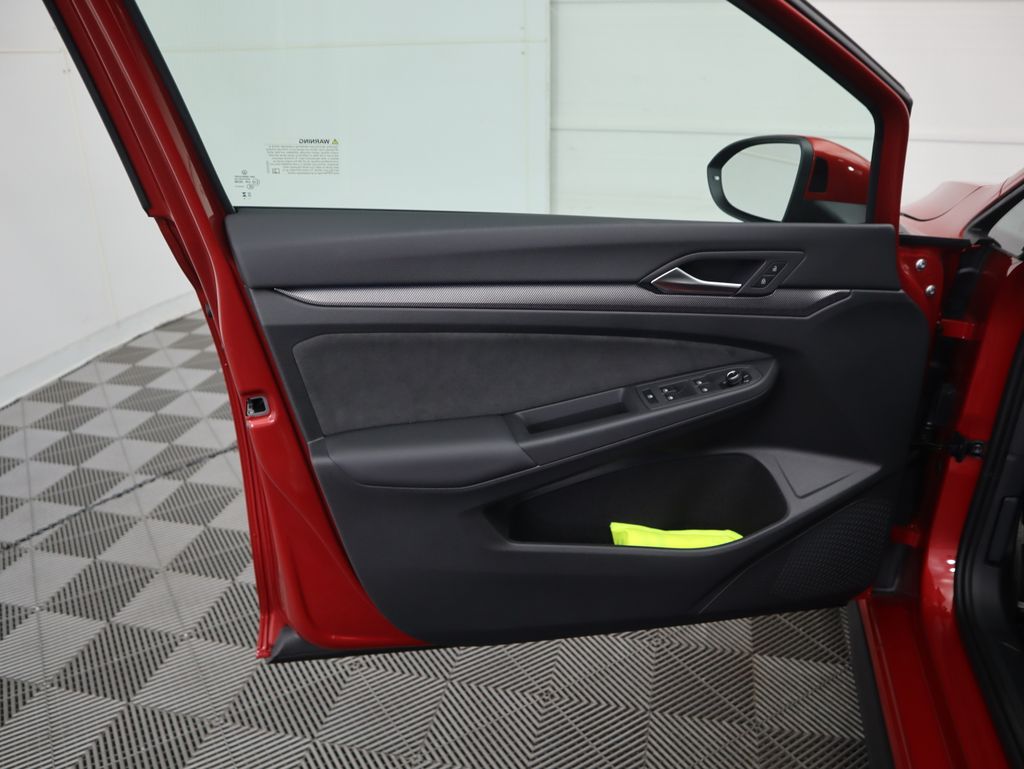 Thumbnail: 2025 Volkswagen Golf - 25