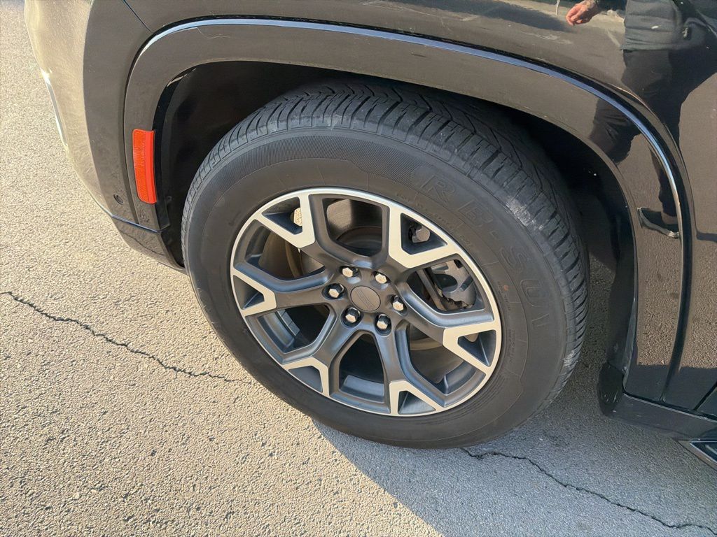 2023 Jeep Wagoneer L