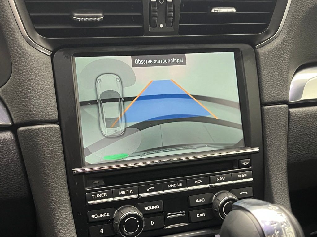 Thumbnail: 2015 Porsche 911 - 22