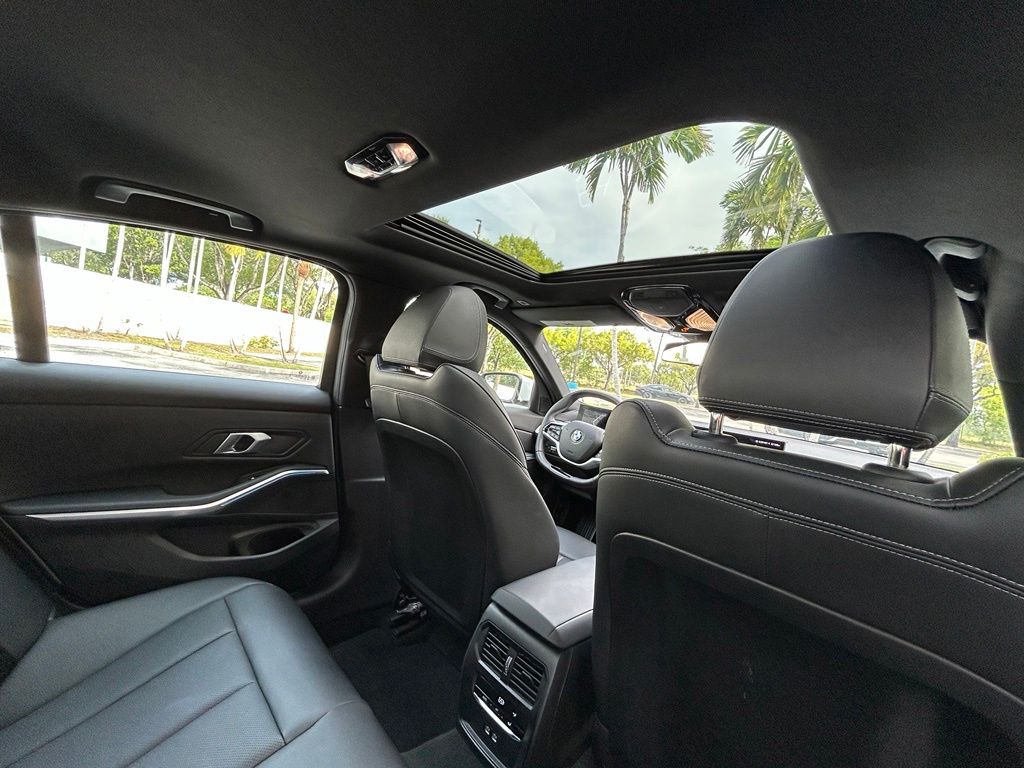 Used 2025 White BMW 330i image 35