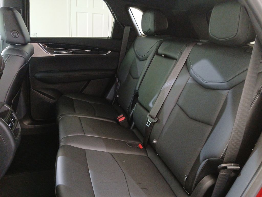 used 2021 Cadillac XT5 car, priced at $31,500