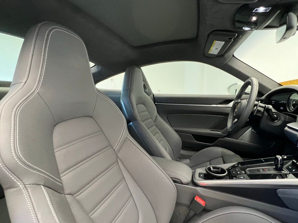 Thumbnail: 2024 Porsche 911 - 18