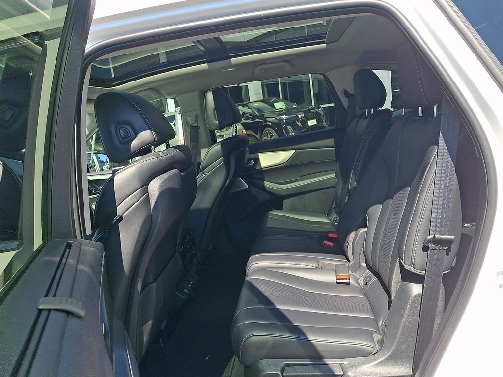 Thumbnail: 2025 Acura MDX - 10