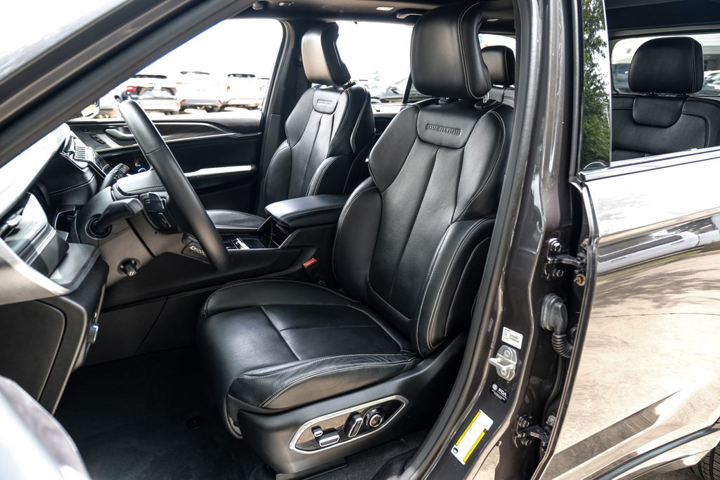 used 2022 Jeep Grand Cherokee car, priced at $31,834