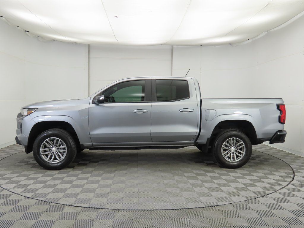 Thumbnail: 2023 Chevrolet Colorado - 8