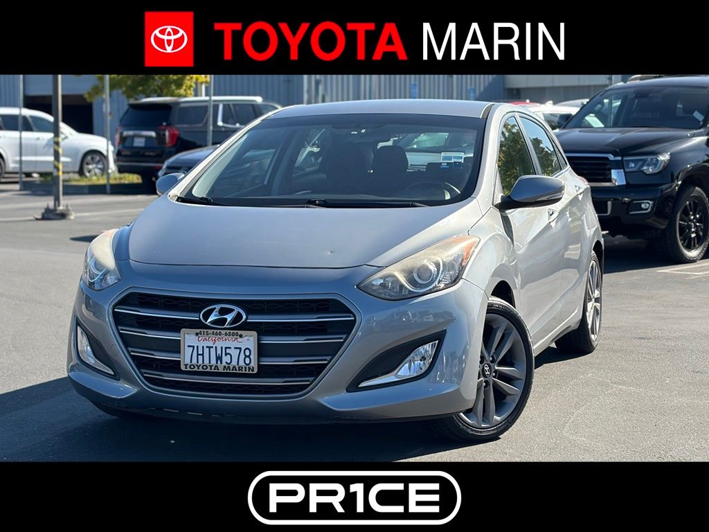 2016 Hyundai Elantra GT Gris (Titanium Gray Metallic) Hatchback Tracción delantera 6 velocidades Automática