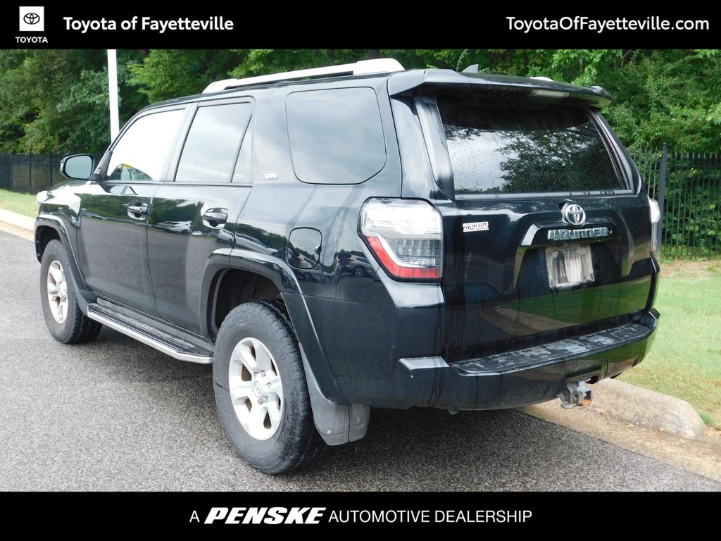 Thumbnail: 2016 Toyota 4Runner - 3